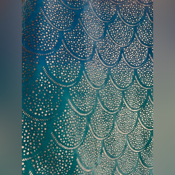 Mermaid Soft Fleece Slip In Blanket ombré, Silver foil Scales, flip sequin tail - Picture 2 of 8